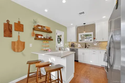 34 Twin Lakes Road South Salem NY 10590