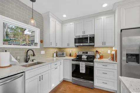 34 Twin Lakes Road South Salem NY 10590
