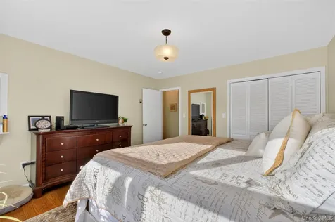 34 Twin Lakes Road South Salem NY 10590