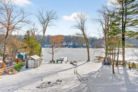 34 Twin Lakes Road South Salem NY 10590