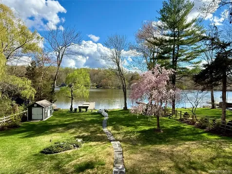 34 Twin Lakes Road South Salem NY 10590