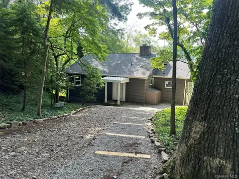 34 Twin Lakes Road South Salem NY 10590