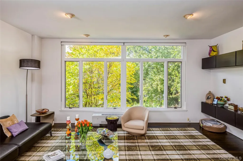 4475 Douglas Bronx NY 10471