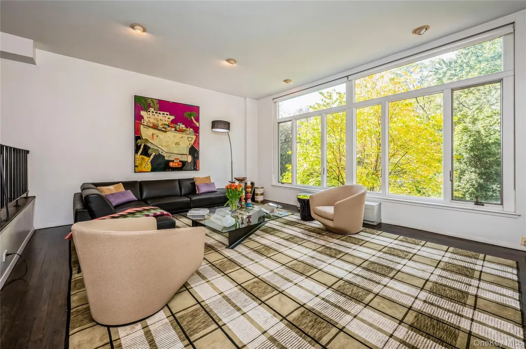 4475 Douglas Bronx NY 10471