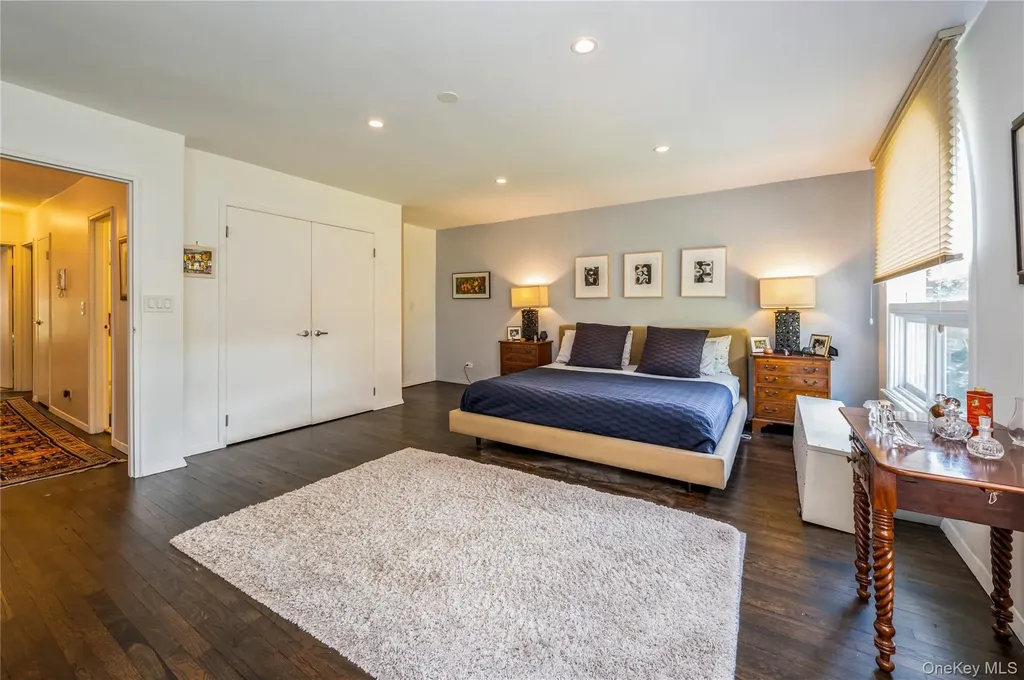 4475 Douglas Bronx NY 10471
