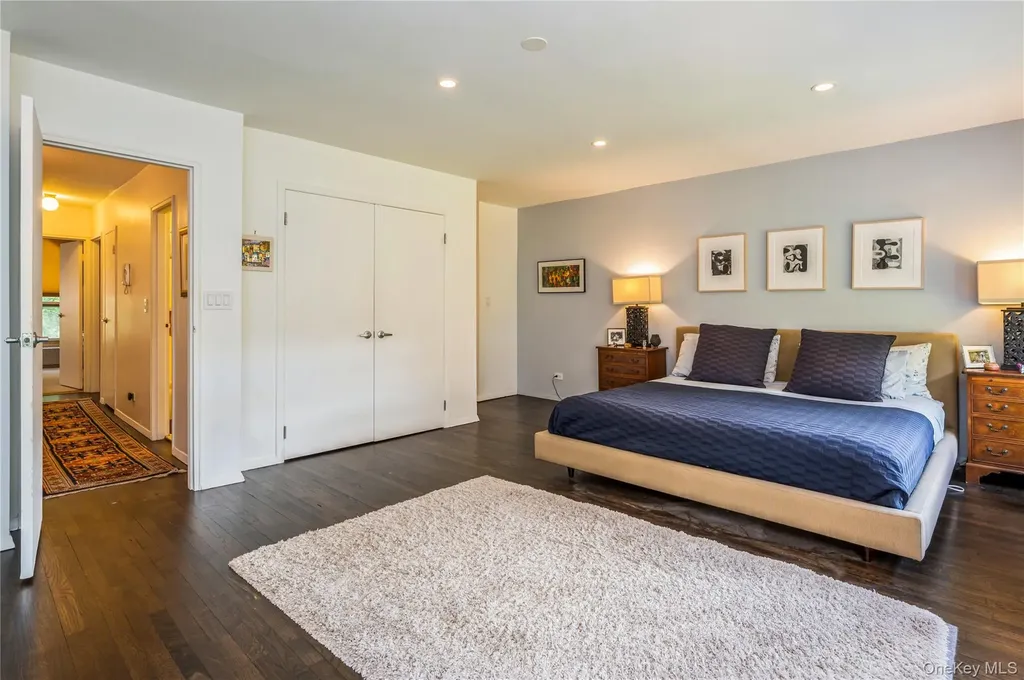 4475 Douglas Bronx NY 10471