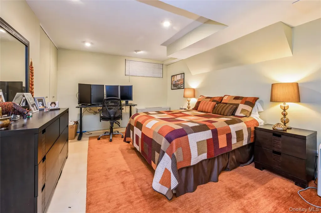 4475 Douglas Bronx NY 10471