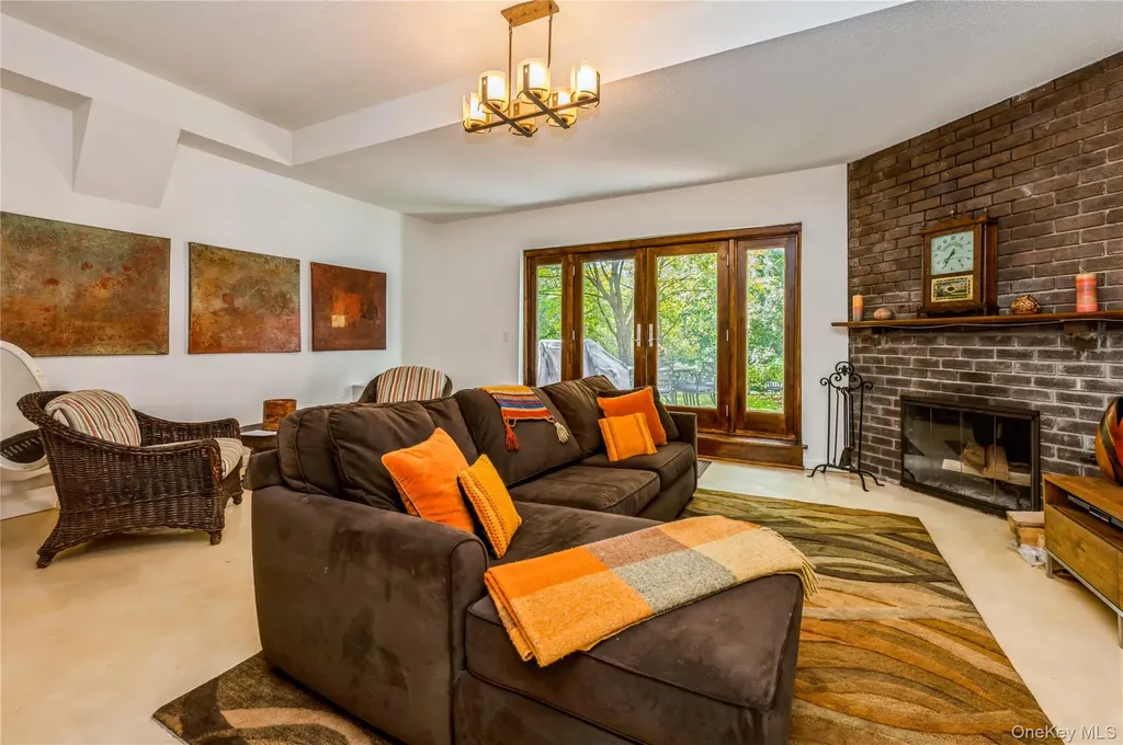 4475 Douglas Bronx NY 10471