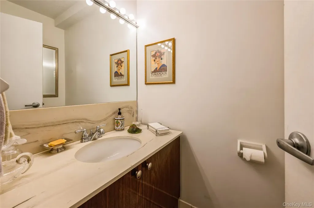 4475 Douglas Bronx NY 10471