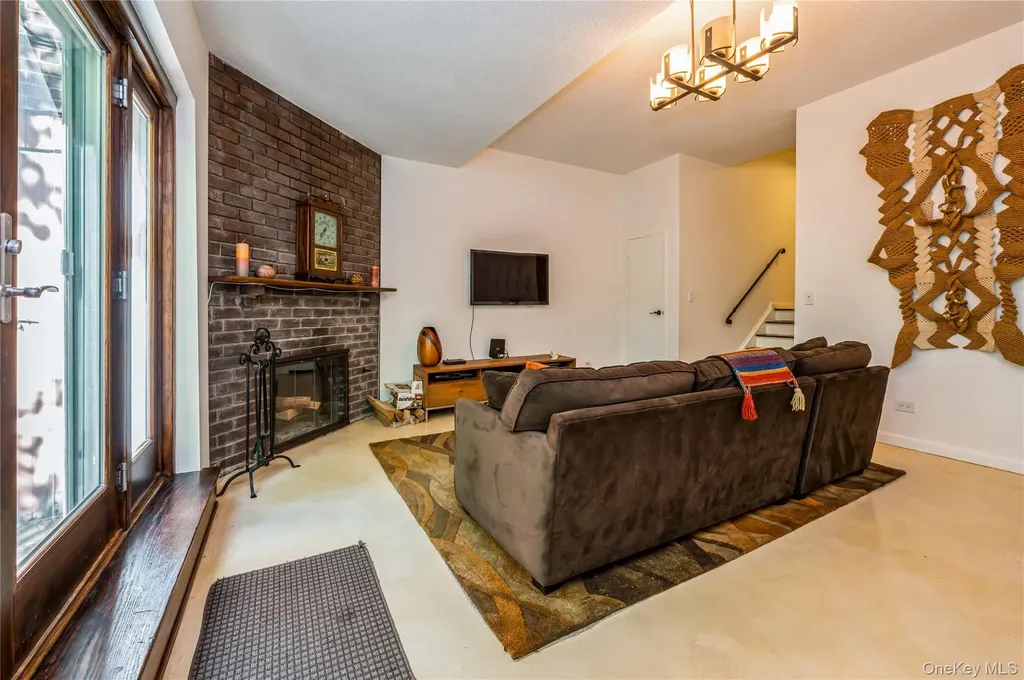 4475 Douglas Bronx NY 10471