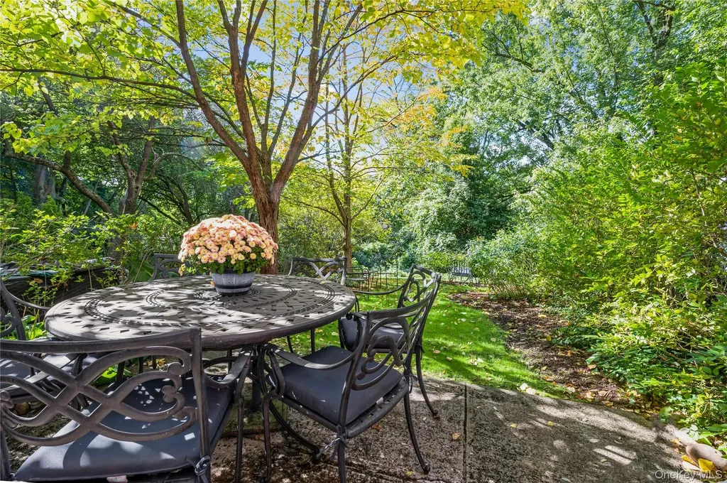 4475 Douglas Bronx NY 10471
