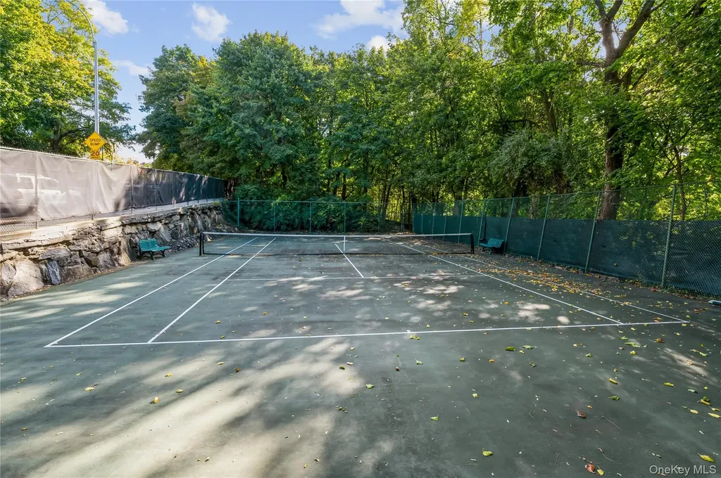 4475 Douglas Bronx NY 10471