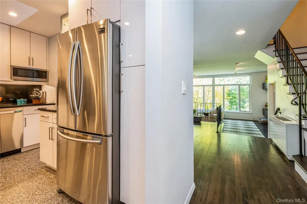 4475 Douglas Bronx NY 10471