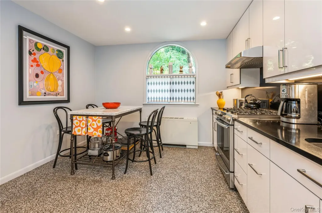 4475 Douglas Bronx NY 10471