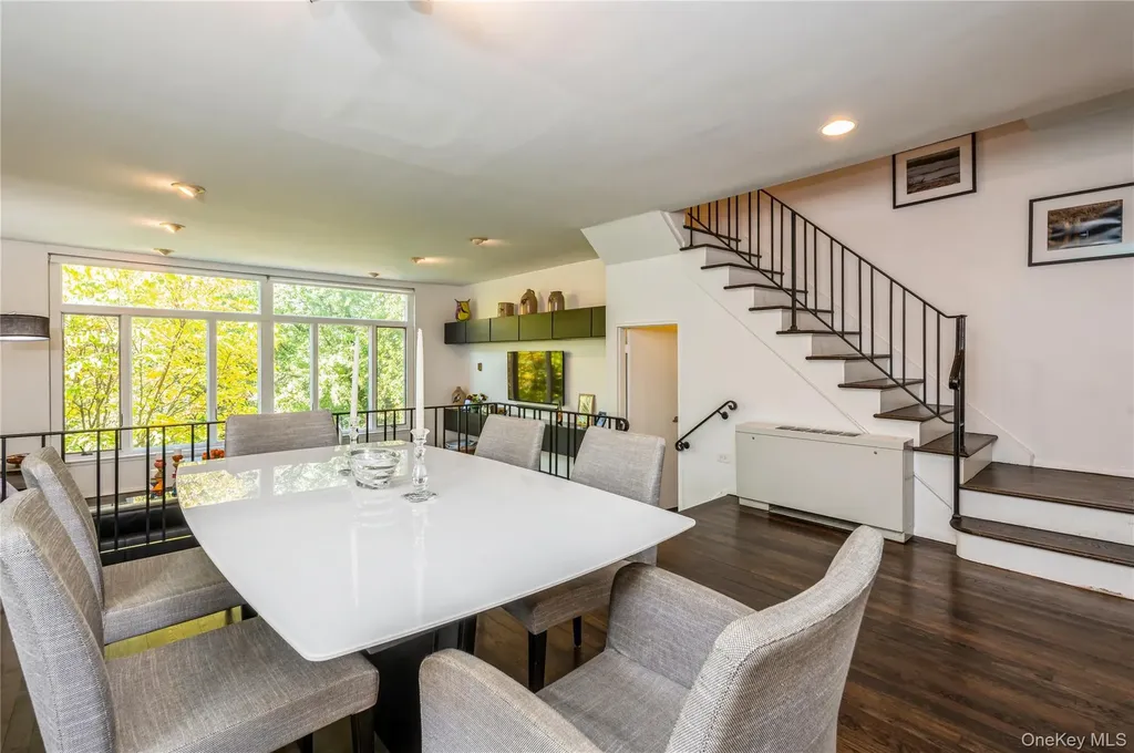 4475 Douglas Bronx NY 10471