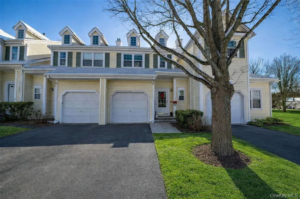 4 Chelsea Drive Smithtown NY 11787