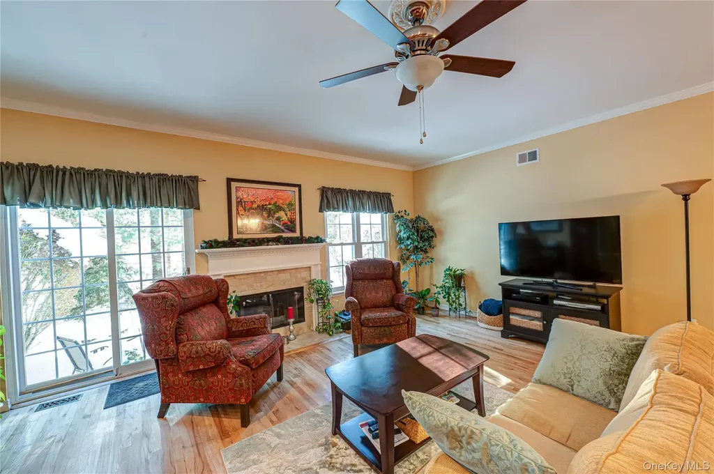 4 Chelsea Drive Smithtown NY 11787