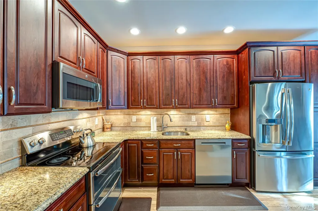 4 Chelsea Drive Smithtown NY 11787