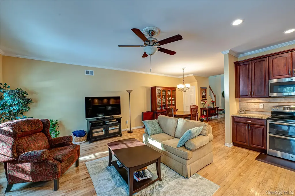 4 Chelsea Drive Smithtown NY 11787