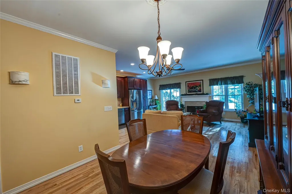 4 Chelsea Drive Smithtown NY 11787