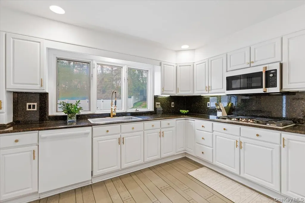 38 Brevoort Lane Rye NY 10580