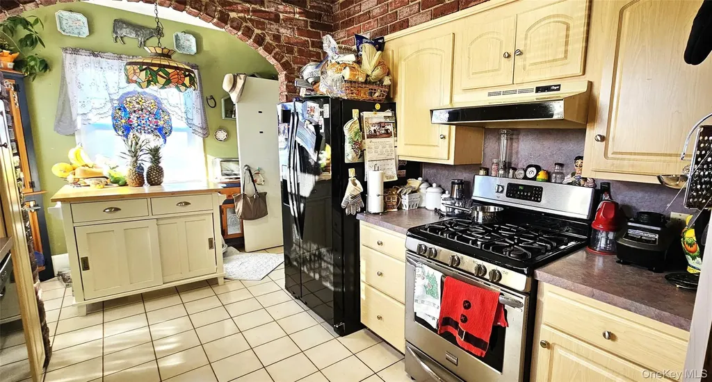 80 Dobson Avenue Merrick NY 11566