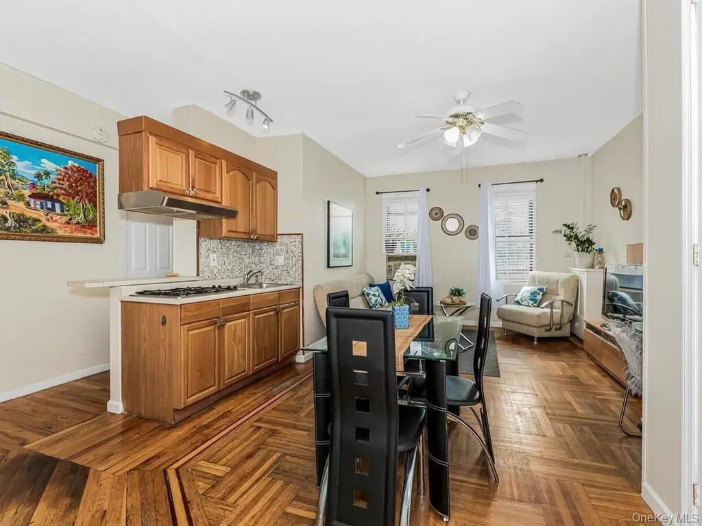 91 E 208th Street Bronx NY 10467