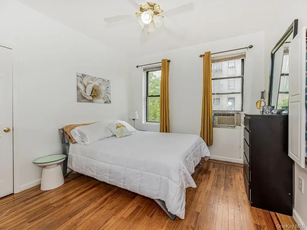 91 E 208th Street Bronx NY 10467