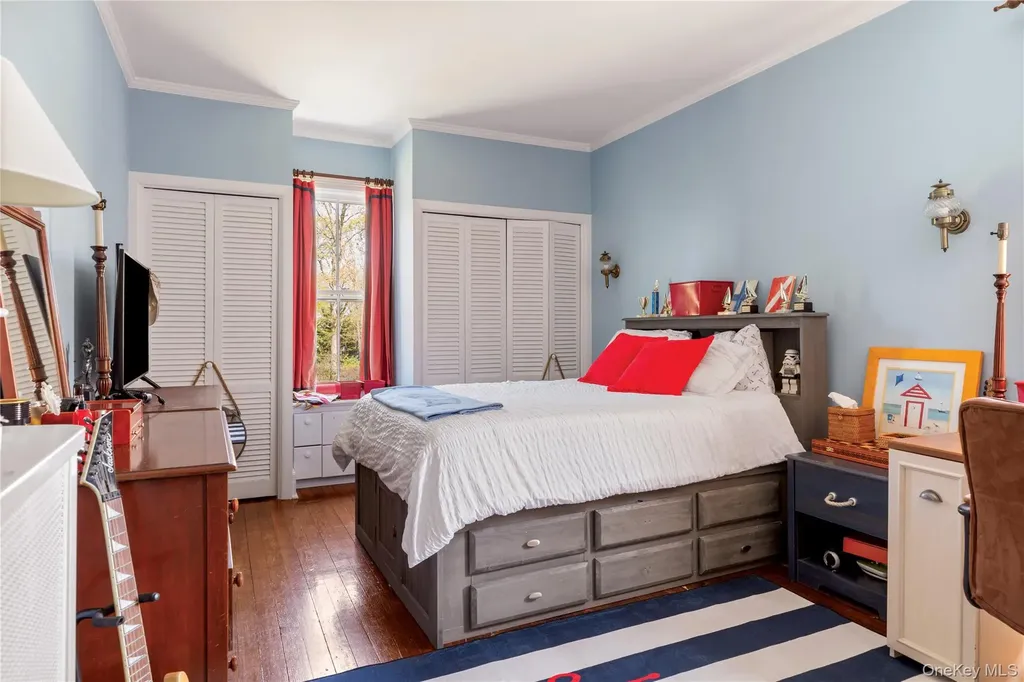 35 S Penataquit Avenue Bay Shore NY 11706