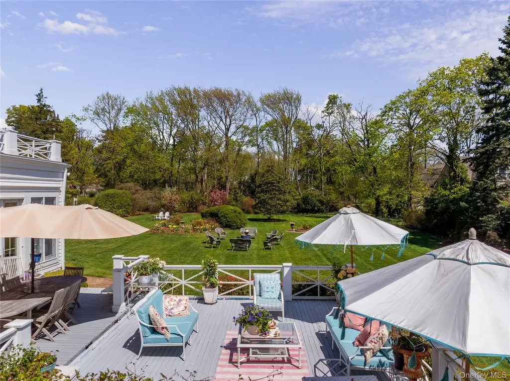35 S Penataquit Avenue Bay Shore NY 11706
