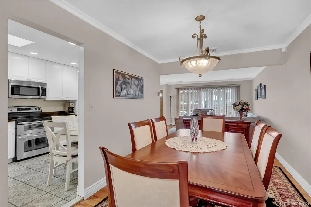46 Kalda Lane Plainview NY 11803