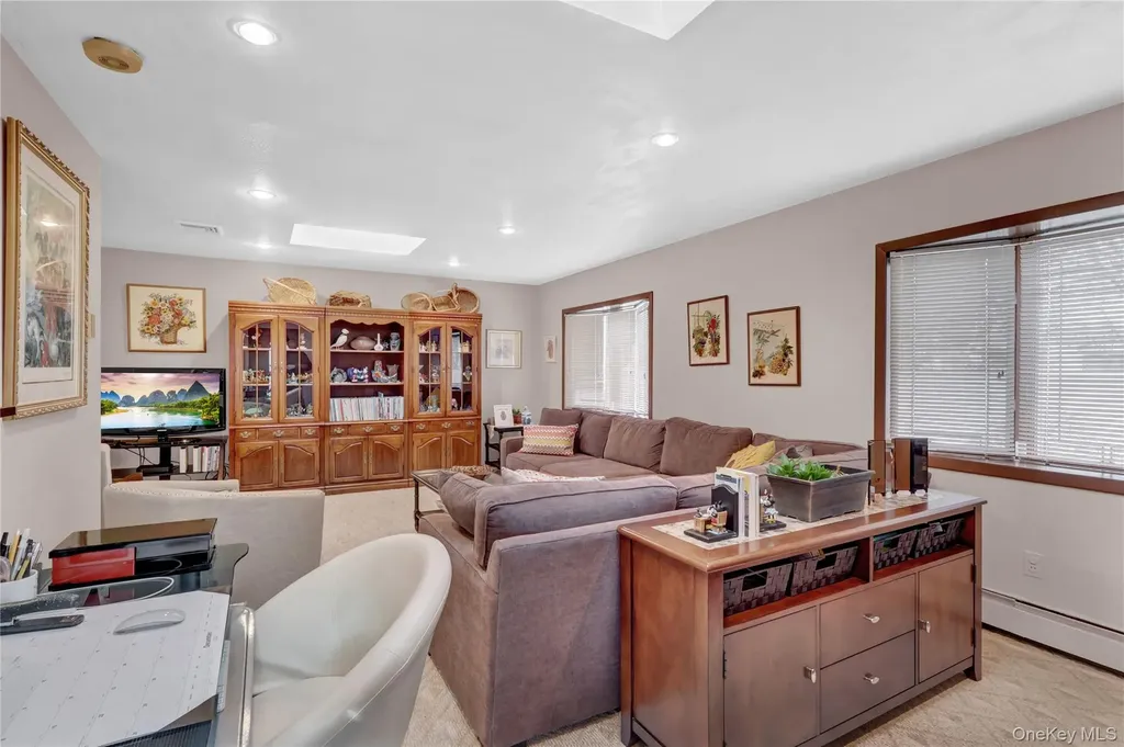 46 Kalda Lane Plainview NY 11803