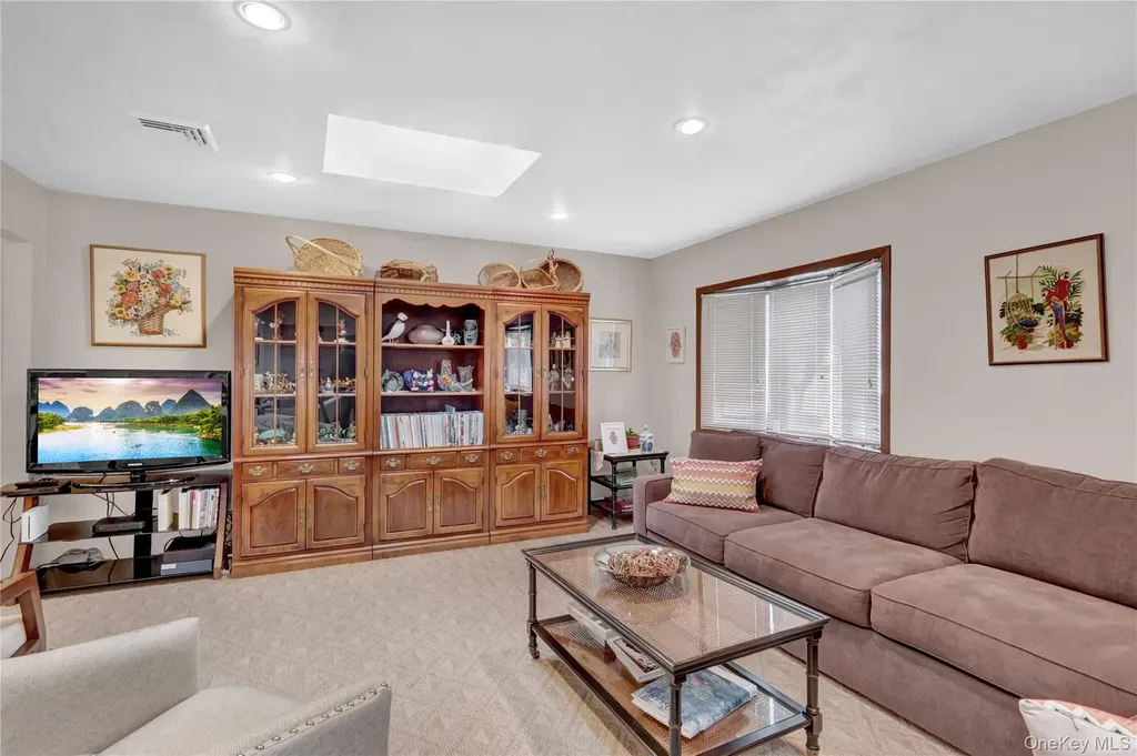 46 Kalda Lane Plainview NY 11803