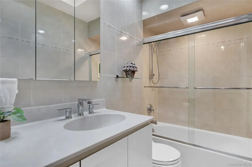 46 Kalda Lane Plainview NY 11803