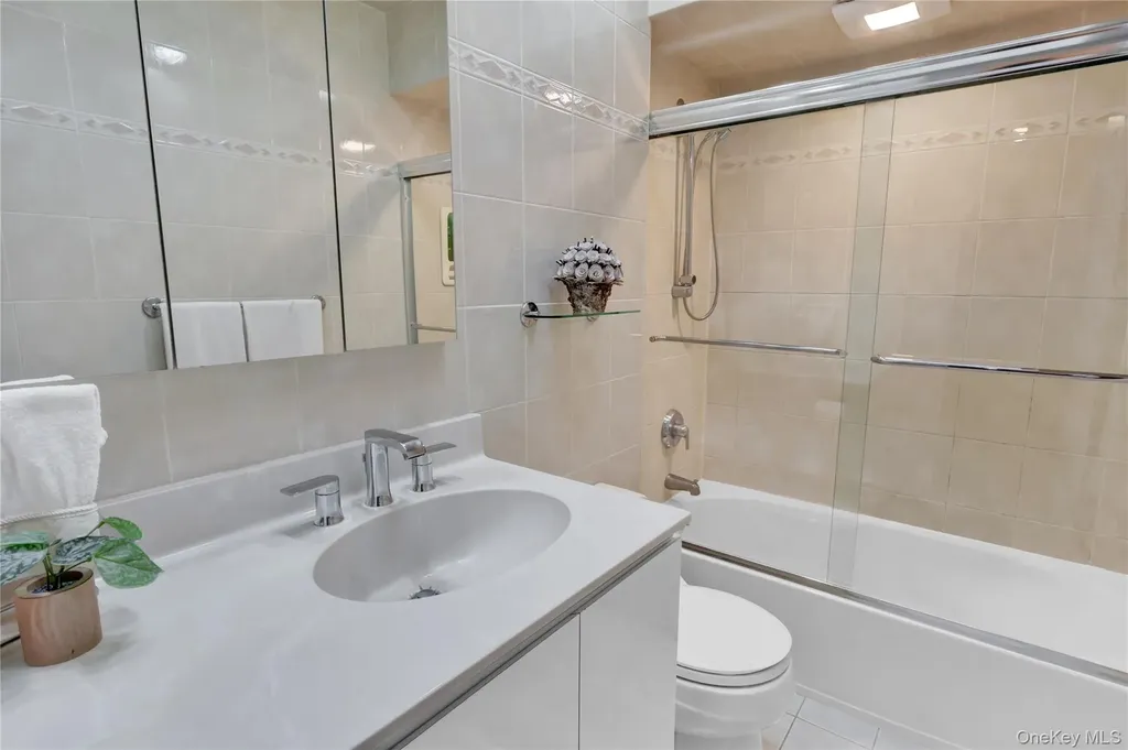 46 Kalda Lane Plainview NY 11803