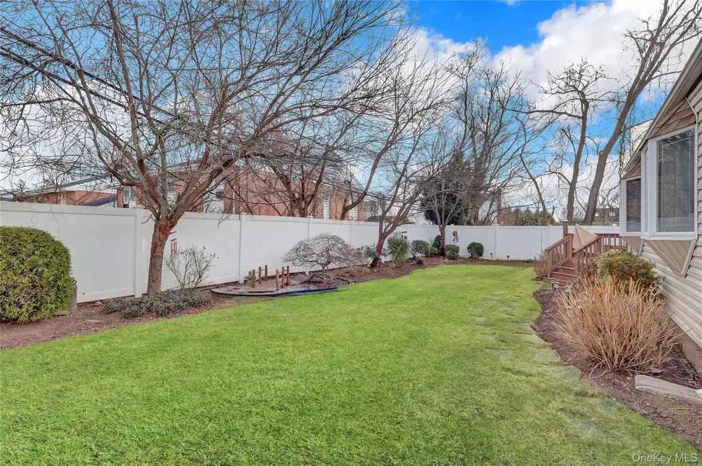 46 Kalda Lane Plainview NY 11803