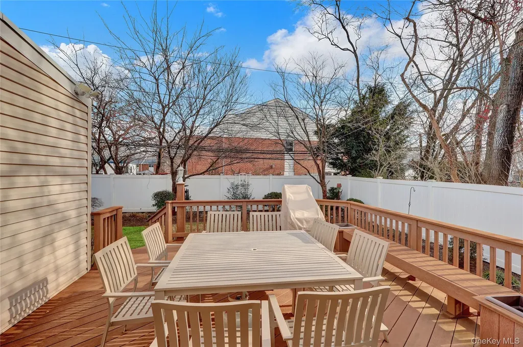 46 Kalda Lane Plainview NY 11803