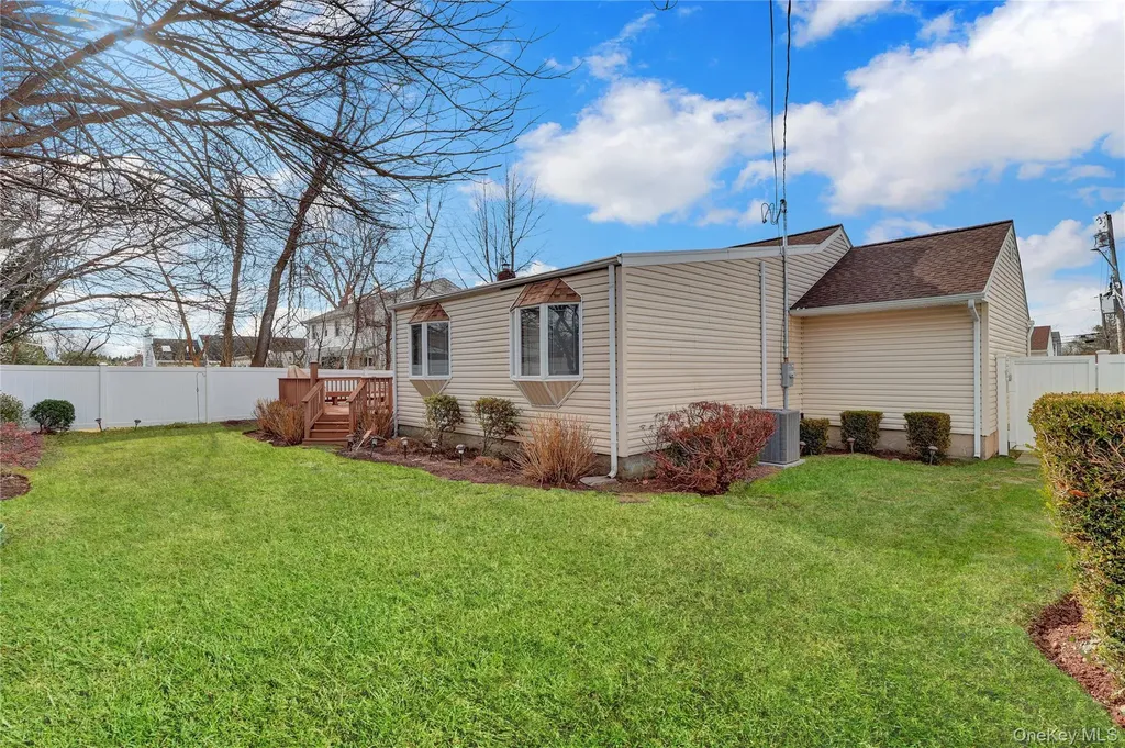 46 Kalda Lane Plainview NY 11803