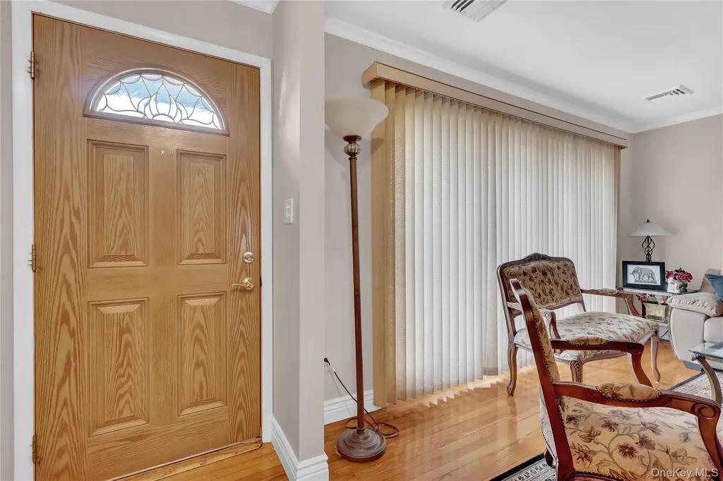 46 Kalda Lane Plainview NY 11803