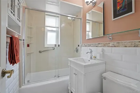 30 E Hartsdale Avenue Hartsdale NY 10530