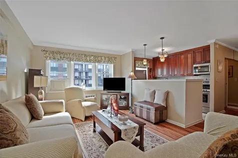 30 E Hartsdale Avenue Hartsdale NY 10530