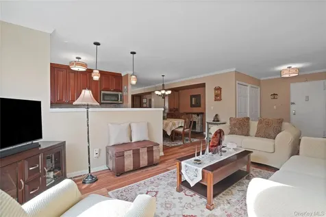 30 E Hartsdale Avenue Hartsdale NY 10530