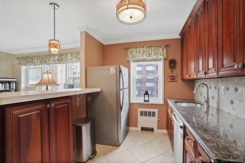 30 E Hartsdale Avenue Hartsdale NY 10530