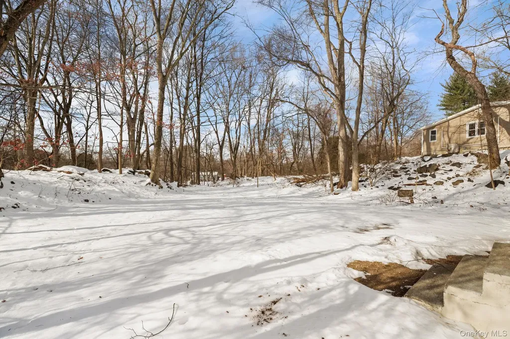 21 Henning Drive Montrose NY 10548