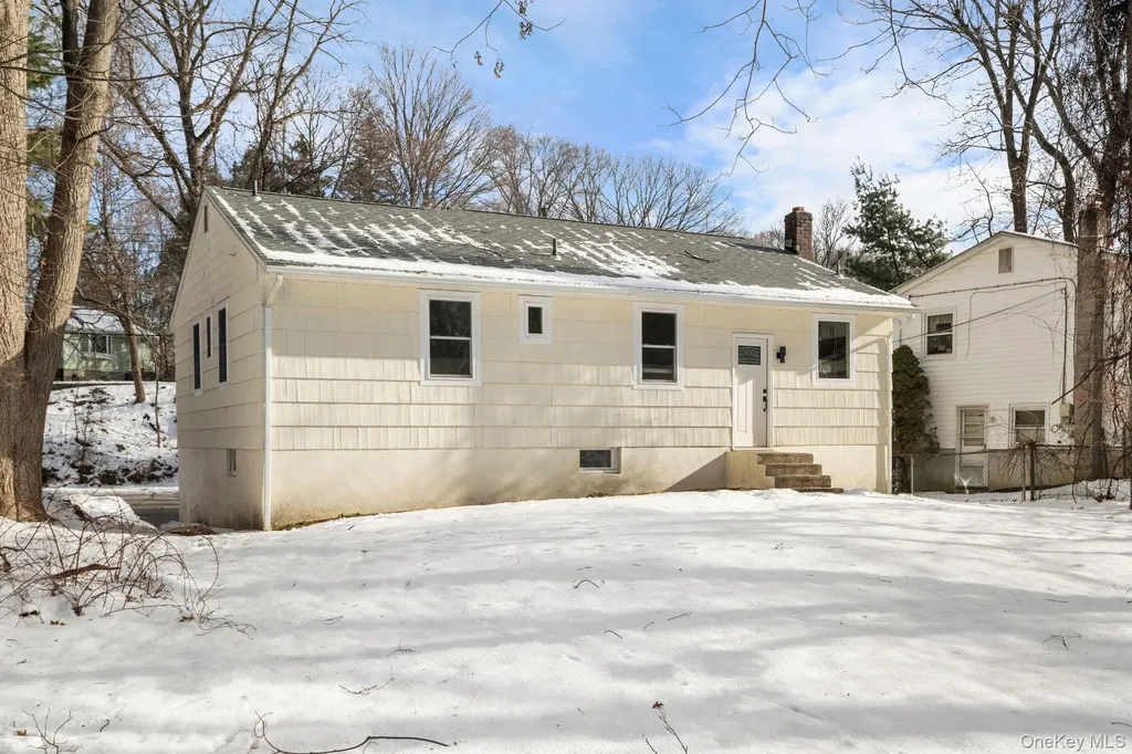 21 Henning Drive Montrose NY 10548