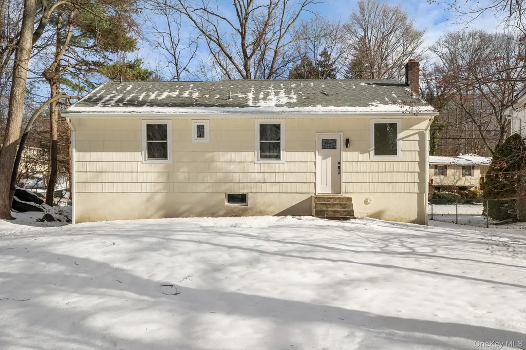 21 Henning Drive Montrose NY 10548