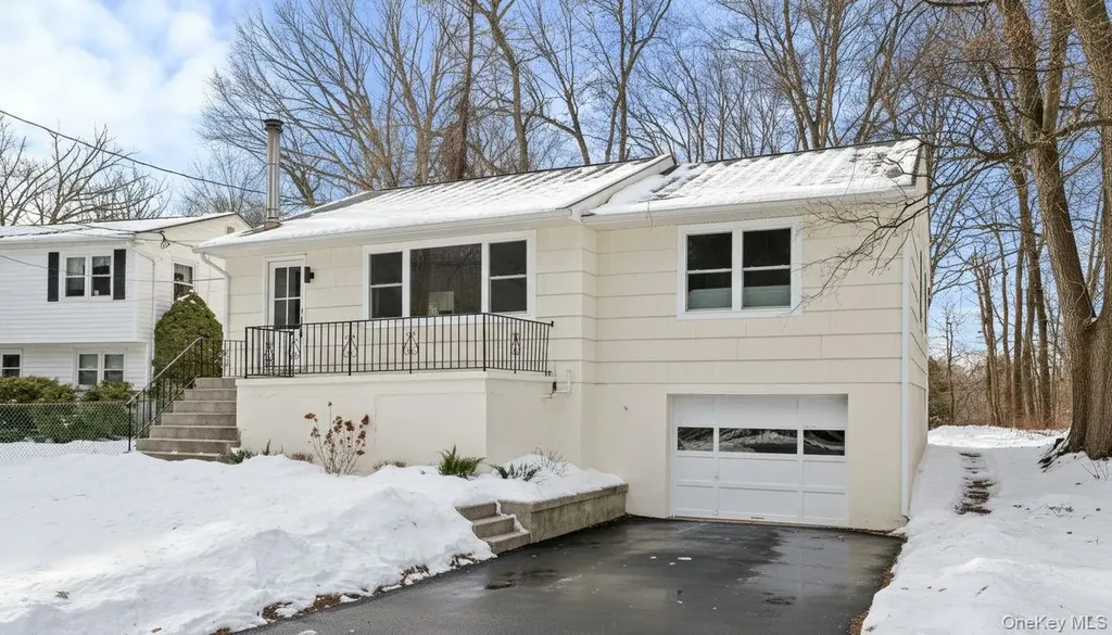 21 Henning Drive Montrose NY 10548