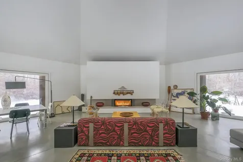 401 Collins Street Hillsdale NY 12529