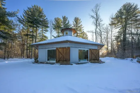 401 Collins Street Hillsdale NY 12529