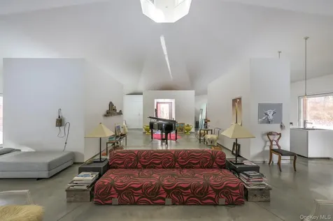 401 Collins Street Hillsdale NY 12529